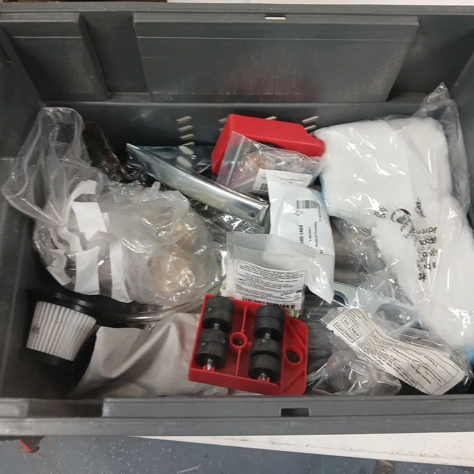 LOT OF ASSORTED HOUSEHJOLD ITEMS TO INCLUDE WASHING POWDER, CUTTING DISCS AND HEAVY DUTY STAPLER