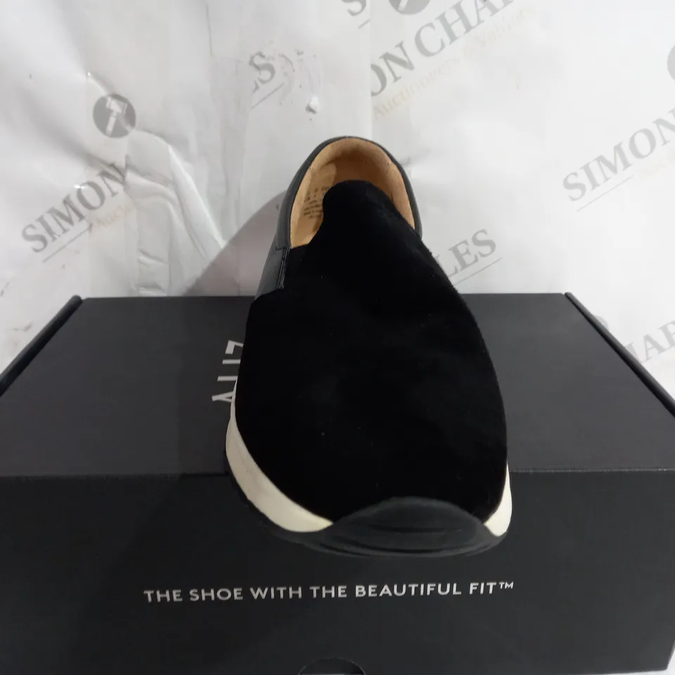 BOXED NATURALIZAER SLIP ON PLATFORM TRAINERS - SIZE 6