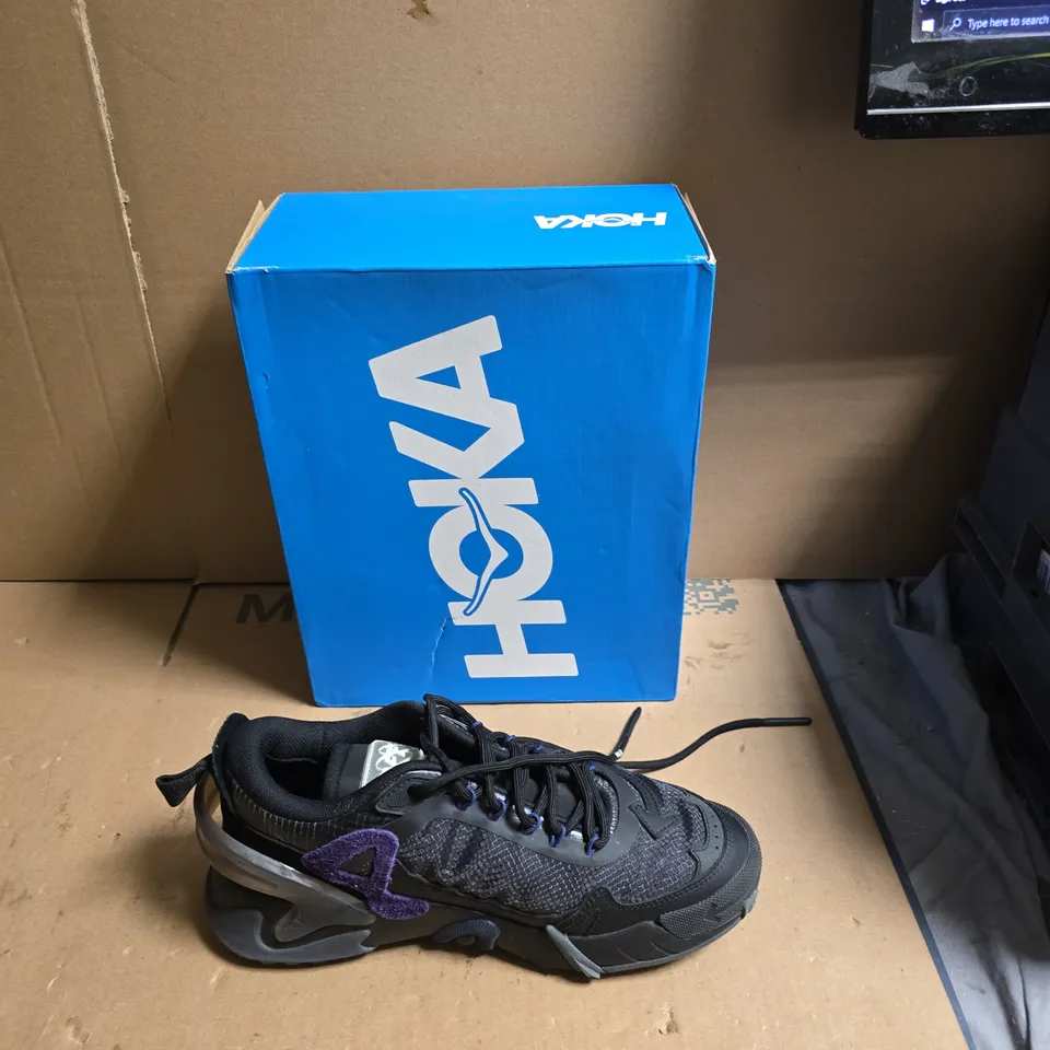HOKA RUNNING SHOES – BLACK/GREY WITH BOX - EUR SIZE 41 