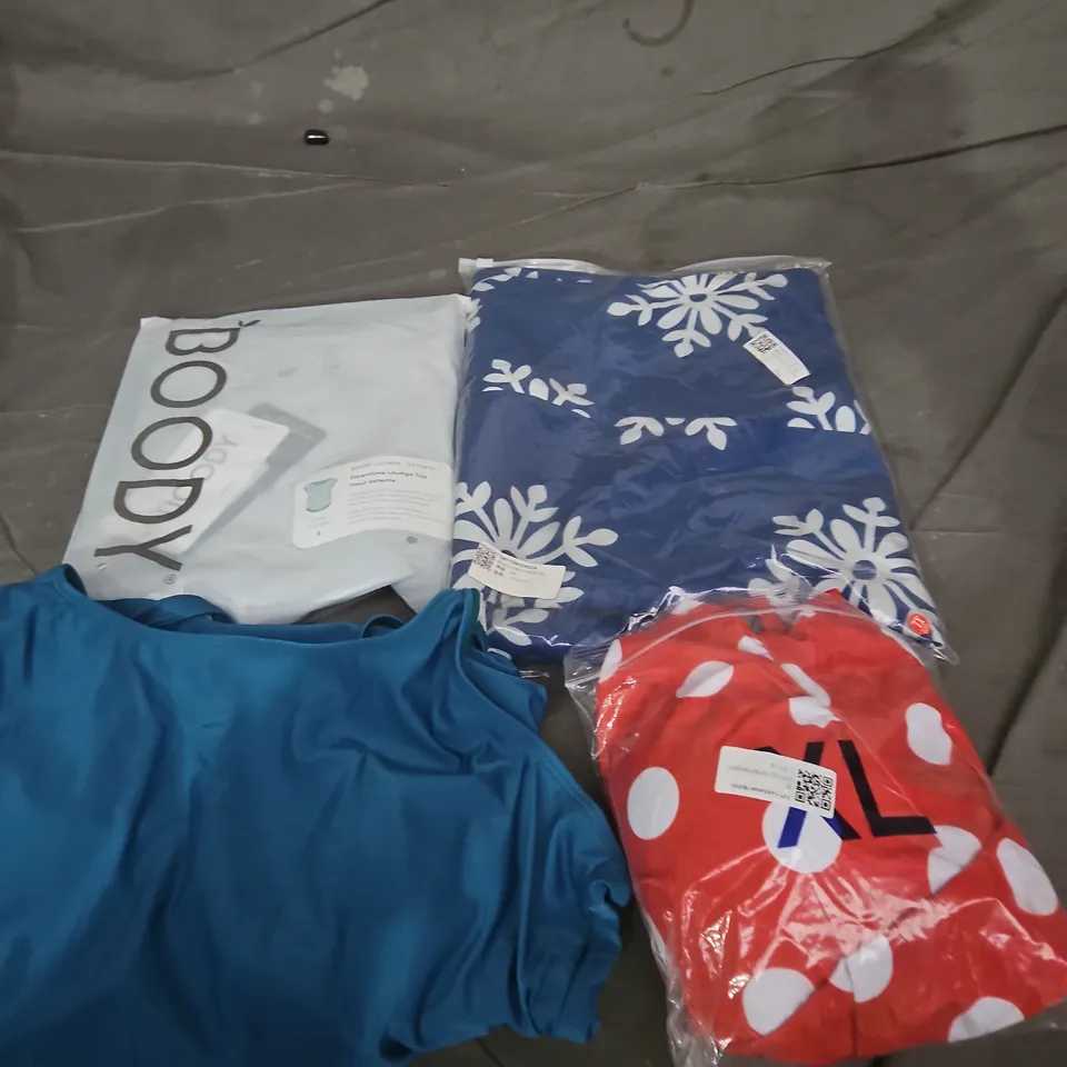 APPROXIMATELY 25 ASSORTED CLOTHING AND FASHION PRODUCTS IN VARIOUS STYLES AND SIZES - COLLECTION ONLY