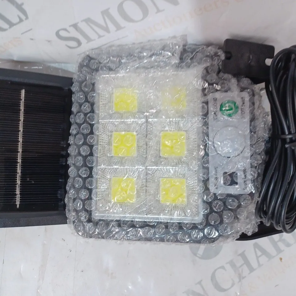 BOXED JING XIN JX-F117 SPLIT SOLAR WALL LAMP