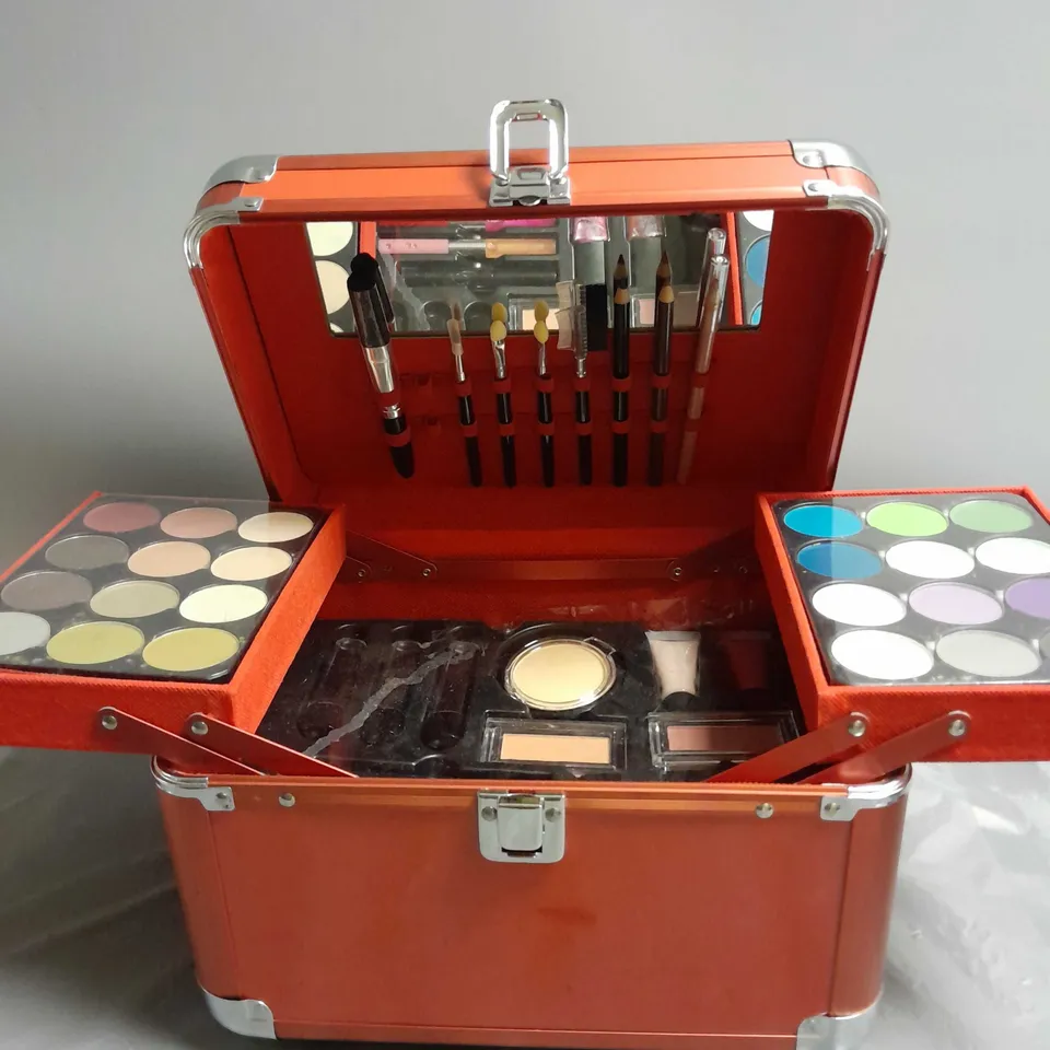 BOXED APPROX 20PCE SET MAKE-UP BOX IN RED