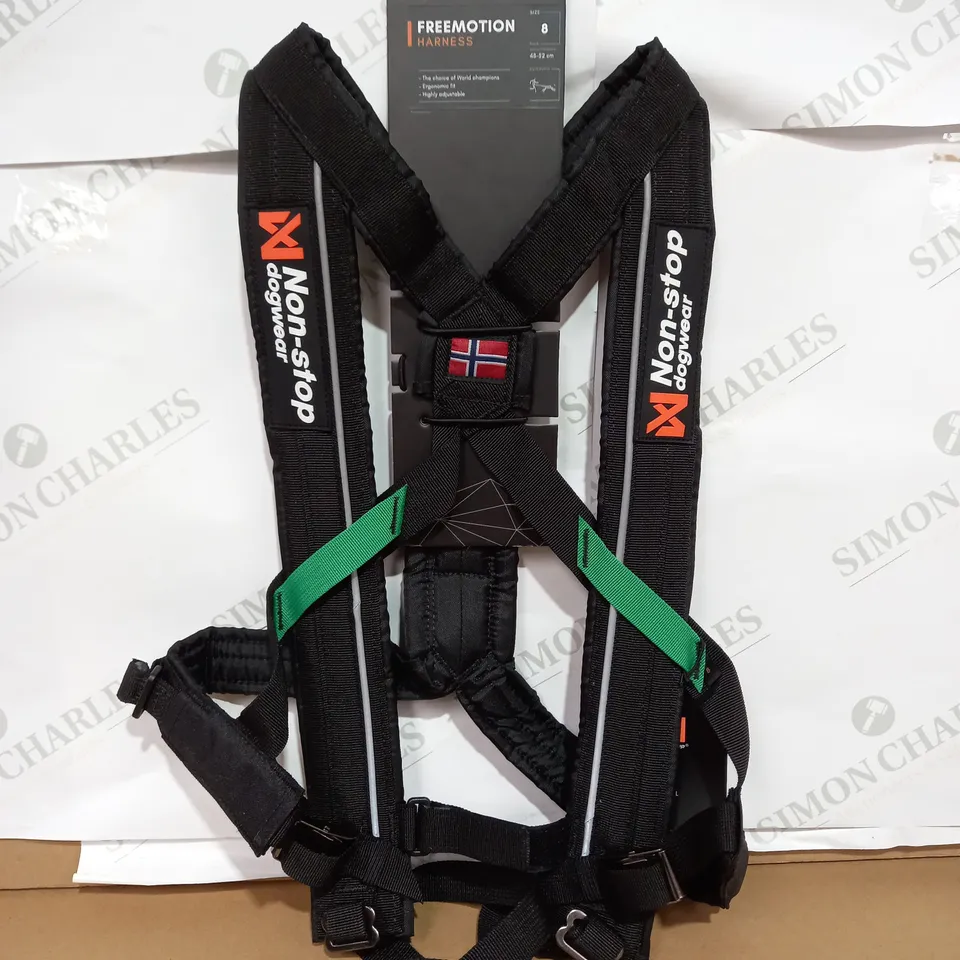 NON-STOP DOGWEAR FREEMOTION HARNESS - SIZE 8