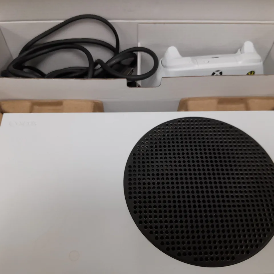 BOXED XBOX SERIES S