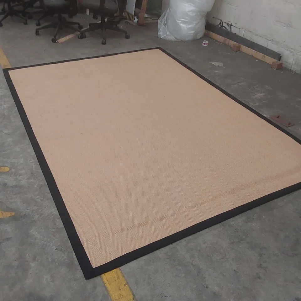 QUALITY DESIGNER AREA RUG - APPROXIMATELY 286 x 200cm