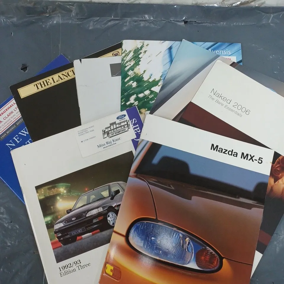 APPROX. 8 OLD CAR MAGAZINES TO INCLUDE - MAZDA MX-5 - FORD - HONDA 