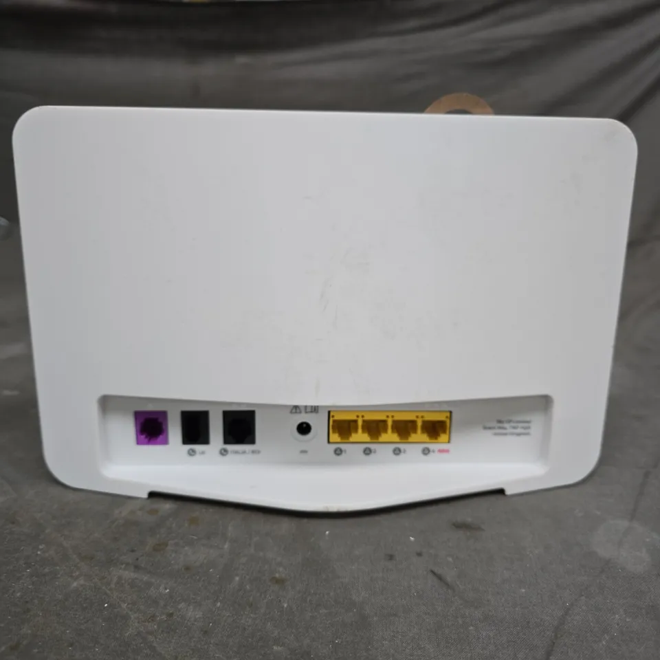 SKY WHITE WIRELESS ROUTER WITH QR SETUP TAG – 4 YELLOW LAN PORTS (VERIFY MODEL)