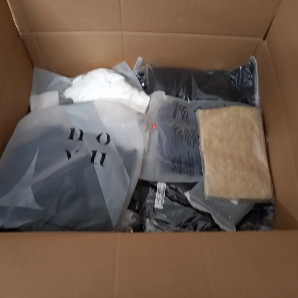 LARGE QUANTITY OF ASSORTED BAGGED CLOTHING ITEMS TO INCLUDE ONLY AND NOVU