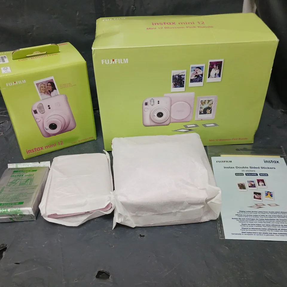 FUJIFILM INSTAX INSTAX MINI 12 INSTANT CAMERA - PINK 