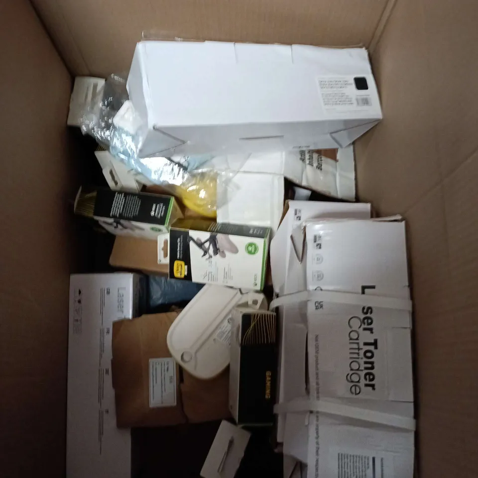 BOX OF APPROXIMATELY 18 ASSORTED ITEMS INCLUDING MOBILE GAMING CLIP AND LASER TONER CARTRIDGE 