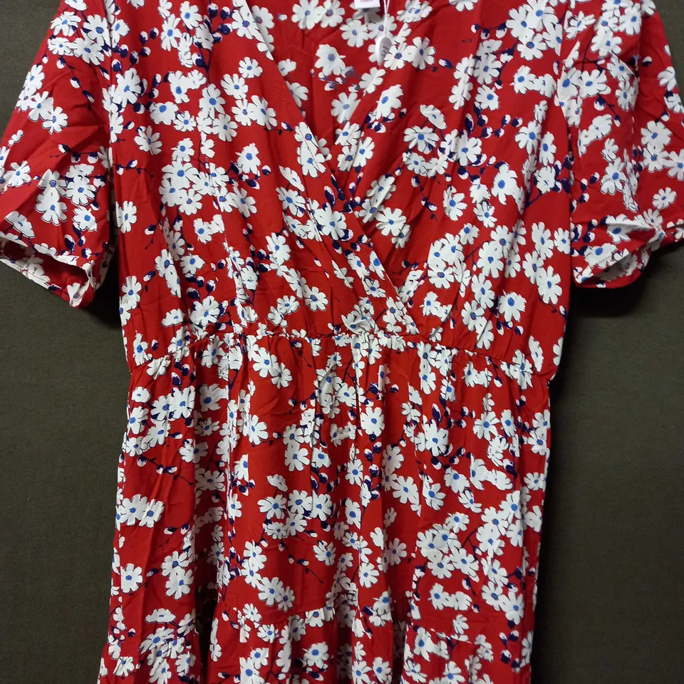 FINERY V-NECK SHORT SLEEVE MAXI DRESS IN FLORAL DESIGN IN RED - UK 16