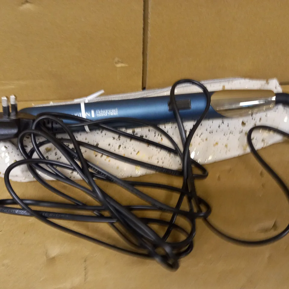 REMINGTON HAIR STRAIGHTENER 