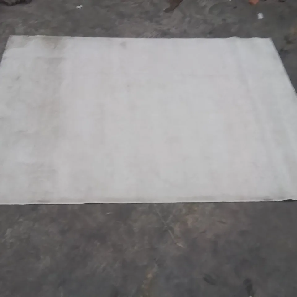 QUALITY DESIGNER AREA RUG - APPROXIMATELY 220X150CM