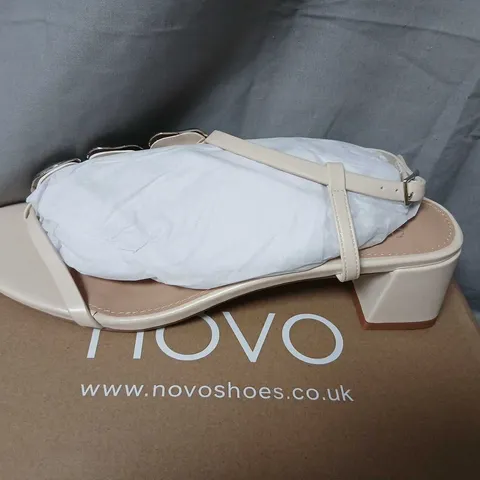 NOVO UK MAGDA HARDWARE DETAIL BLOCK HEEL SANDALS β OFF-WHITE, UK 7