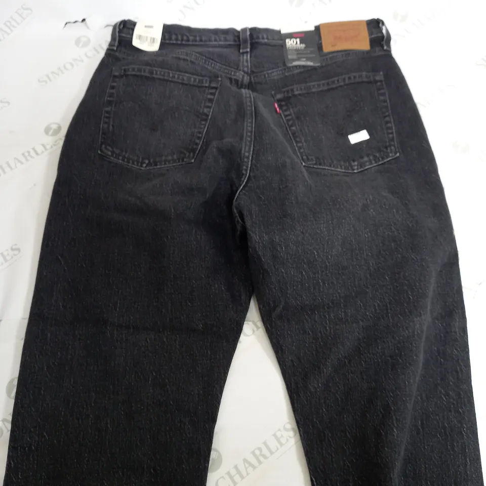 LEVI 501 ORIGINAL CROPPED BLACK DENIM JEANS - 32W X 28L