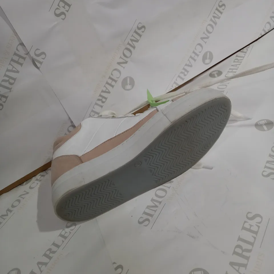 MODA WHITE  TRAINERS SIZE 5