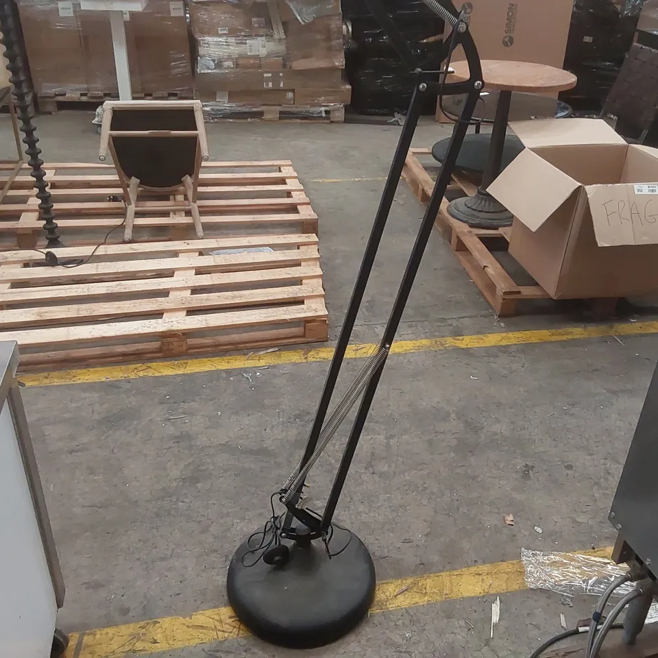 LARGE DESIGNER ADJUSTABLE INDUSTRIAL-STYLE FLOOR LAMP