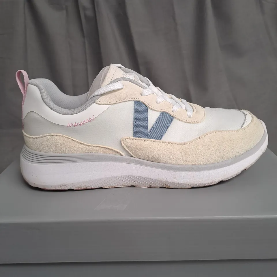 VIONIC DESIGNER TRAINERS - WHITE - UK SIZE 6