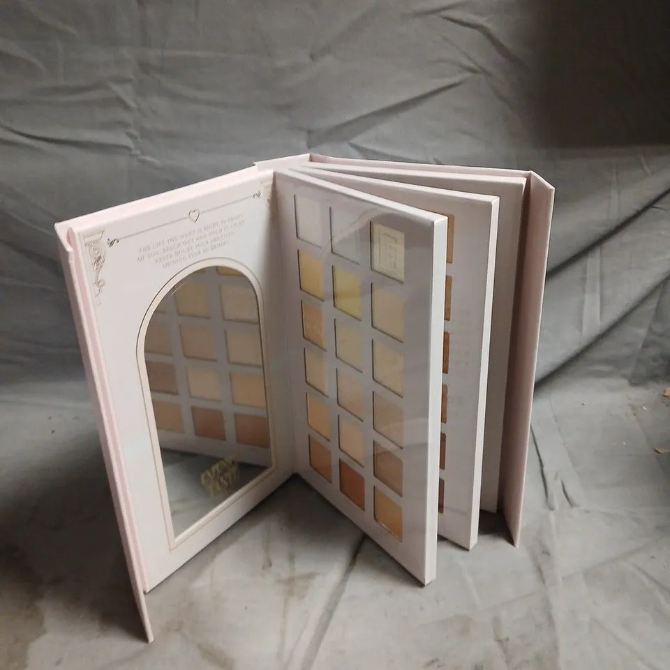 P LOUISE EXPENSIVE TASTE EYESHADOW PALETTE – PINK BOX