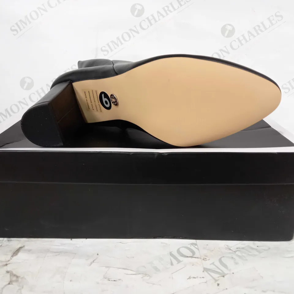 BOXED PAIR OF NOVO HOLLIE FORMAL HEELED BOOTS IN BLACK UK SIZE 6