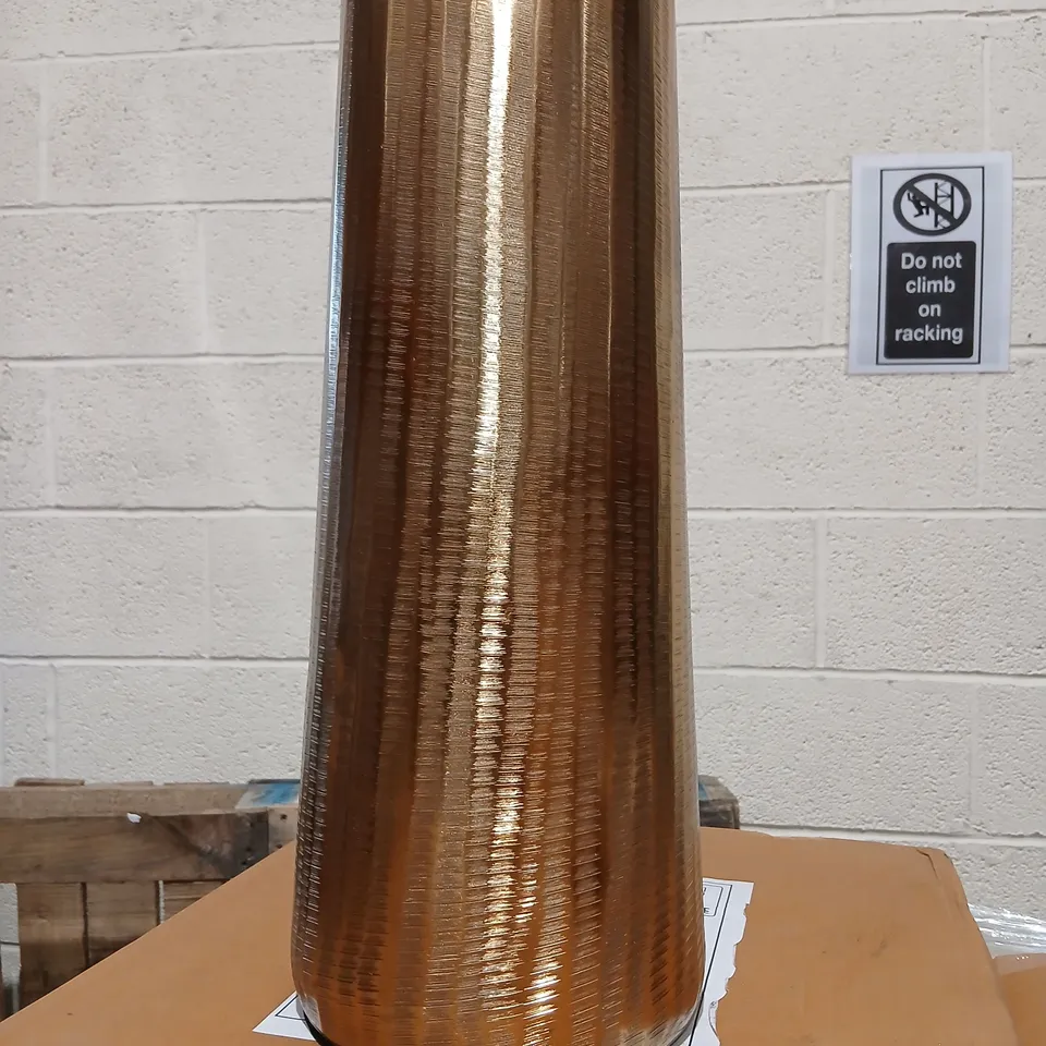 PALLET OF APPROXIMATELY 46 GISELA GRAHAM LONDON GOLD RIBBED VASE FOR ARTIFICIAL FLOWERS