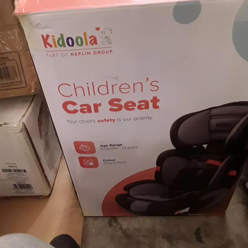 BOXED KEPLIN KIDOOLA CHILDREN'S CAR SEAT BLACK COLOUR