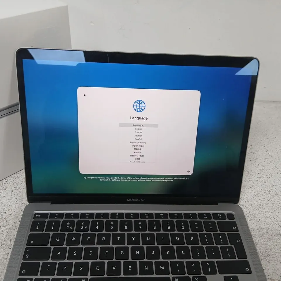 APPLE MACBOOK AIR 13-INCH (M1) 8GB RAM 256GB SSD