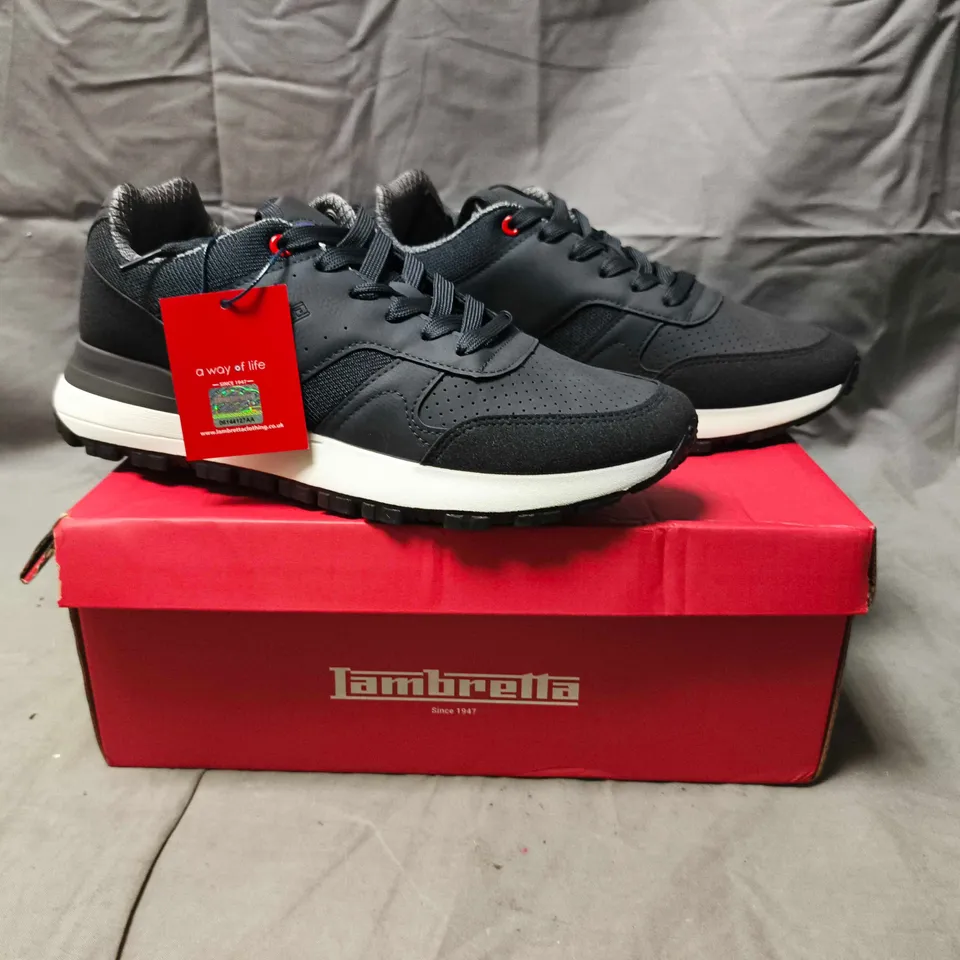 BOXED PAIR OF JAMBRELLA TRAINERS IN CHARCOAL SIZE UK 9