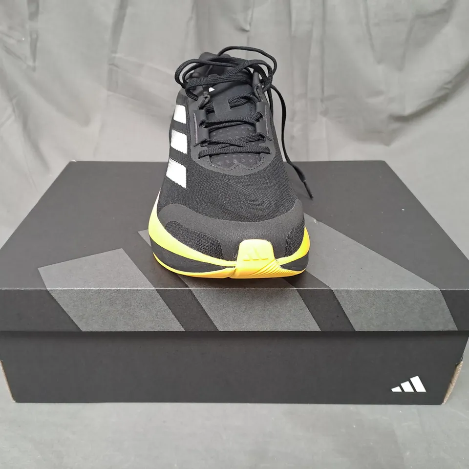 BOXED PAIR OF ADIDAS DURAMO SPEED SHOES IN BLACK/MULTICOLOUR UK SIZE 10