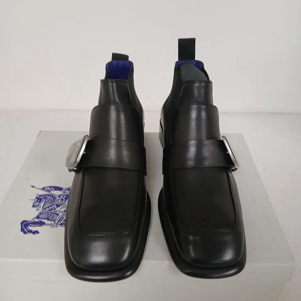 BURBERRY LEATHER BOOTS ON LEATHER SOLE, BLACK, EU 41 (UK 7)