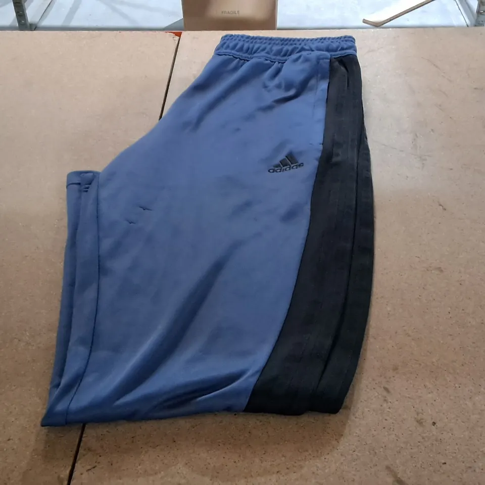 ADIDAS HOUSE OF TRIRO JOGGERS SIZE M