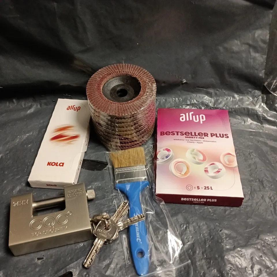 APPROXIMATELY 15 ASSORTED HOUSEHOLD ITEMS TO INCLUDE PADLOCK, AIR UP VARIETY MIX, PAINT BRUSH ETC 