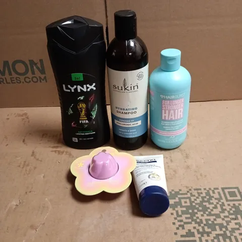 TOTE OF APPROXIMATELY 20 ASSORTED COSMETIC ITEMS TO INCLUDE LYNX, AVEENO, DAISE, SUKIN, HAIRBURST ETC