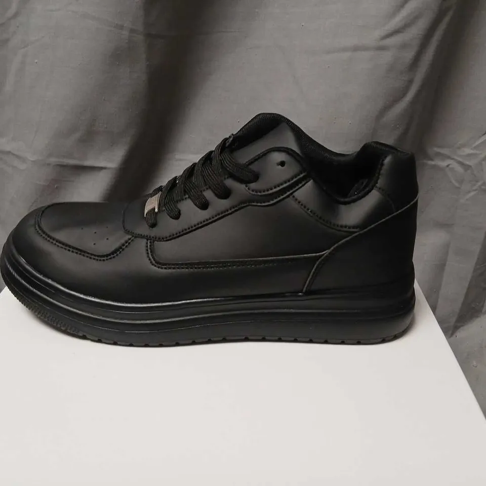 CONZURI MEN'S BLACK LEATHER SNEAKERS UK 9 (EU 44)