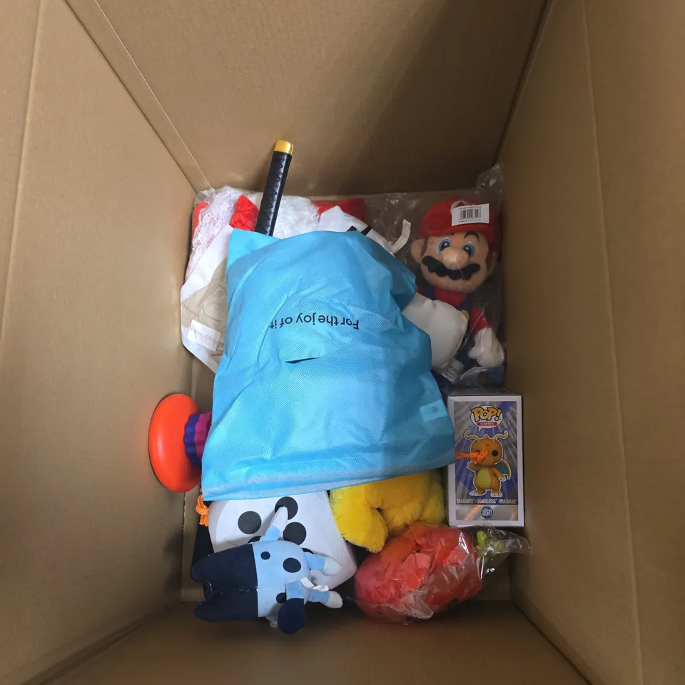 BOX OF APPROXIMATELY 8 ASSORTED ITEMS INCLUDING BLUEY TOY, SAVE THE ANIMALS TURTLE MISSION AND SUPER MARIO SOFT TOY