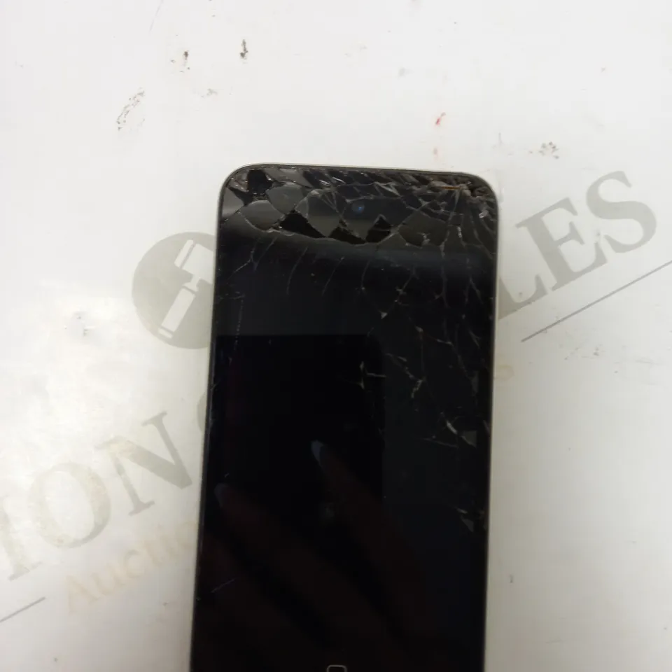 IPOD TOUCH 4TH GEN