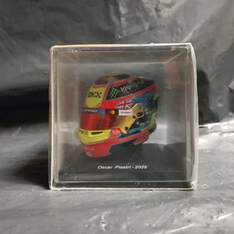 SPARK OSCAR PIASTRI 2025 FORMULA ONE HELMET MODEL