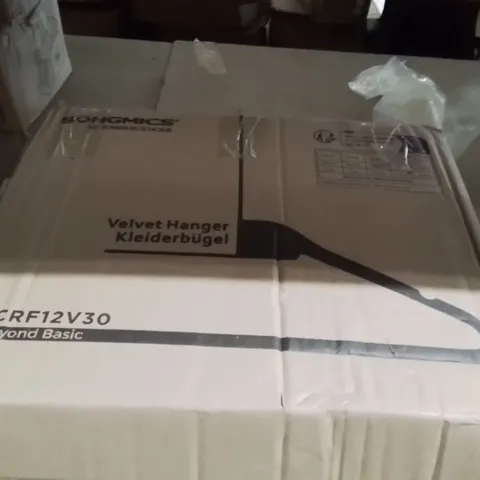 BOXED SONGMICS VELVET COAT HANGERS 30PK