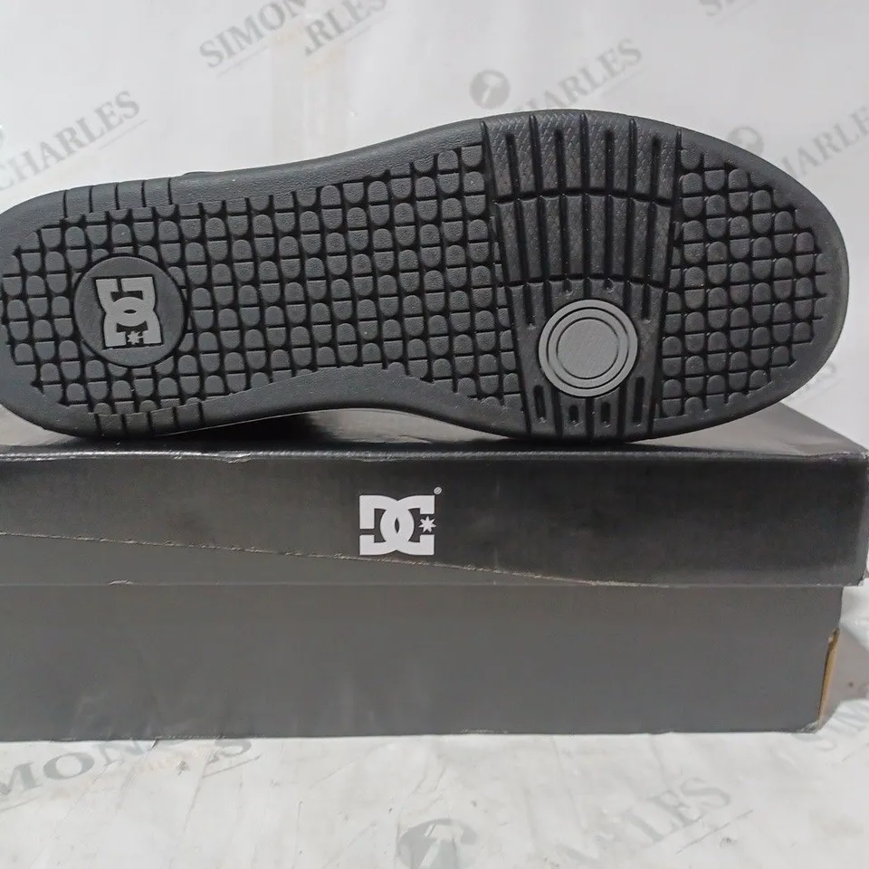 BOXED PAIR OF DC MANTECA 4 HI SHOES IN BLACK/GREY UK SIZE 9