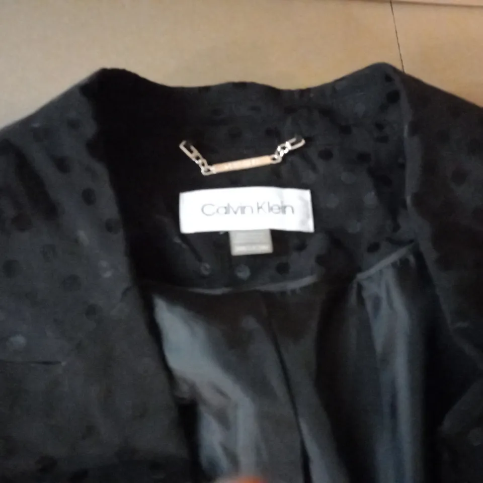 CALVIN KLEIN BLACK POLKA DOT BLAZER - 24W/24F/24M