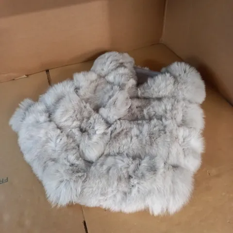 FAUX FUR SILVER WOMENS GILET SIZE UNSPECIFIED