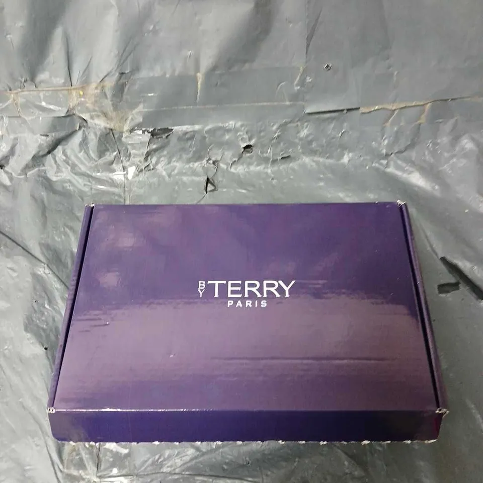 BY TERRY PARIS MAKE UP SET