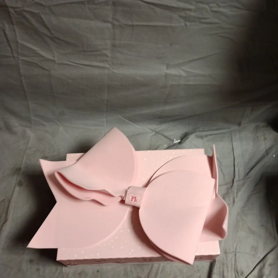 PLOUISE GIFT BOX SET TO INCLUDE: 3X BAD B*TCH ENERGY 