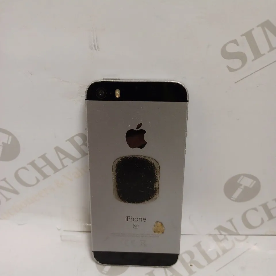 APPLE IPHONE SE (1ST GENERATION) - SILVER 