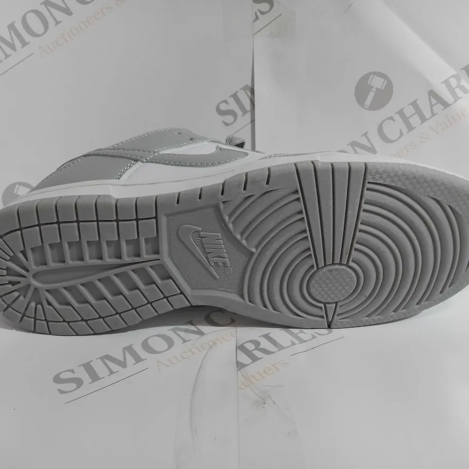 NIKE DUNKS IN GREY & WHITE - UK 6 