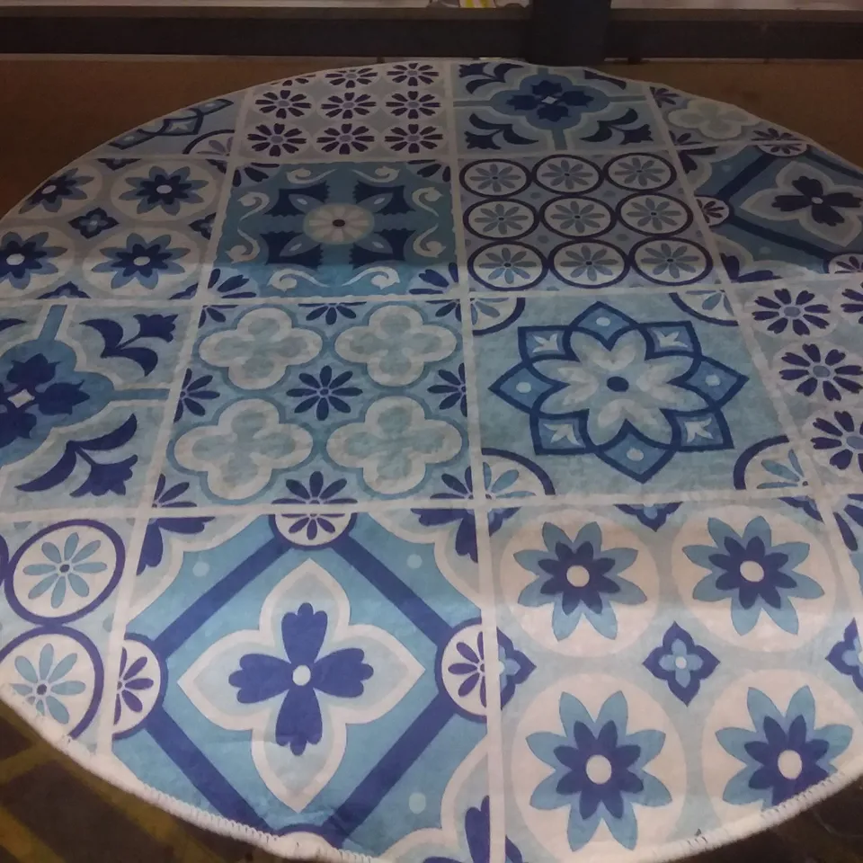 CERAMIC BATH MAT- BLUE/ WHITE 