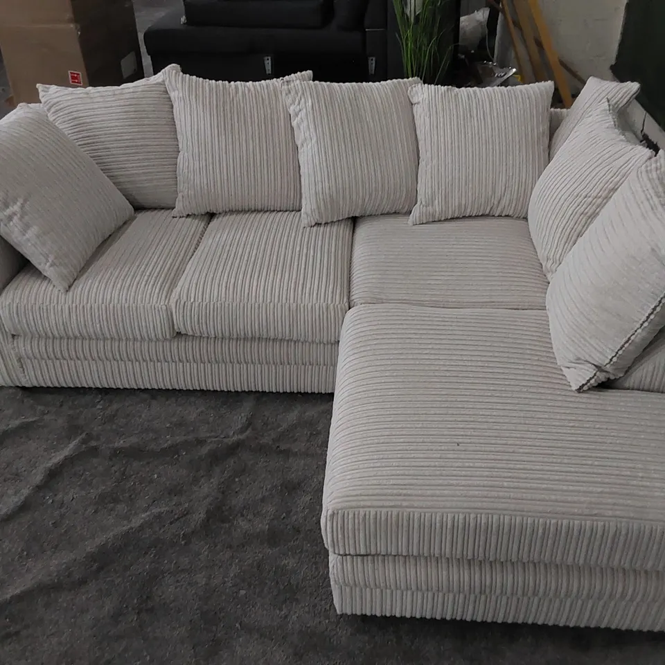 DESIGNER 2-PIECE CORNER SOFA 