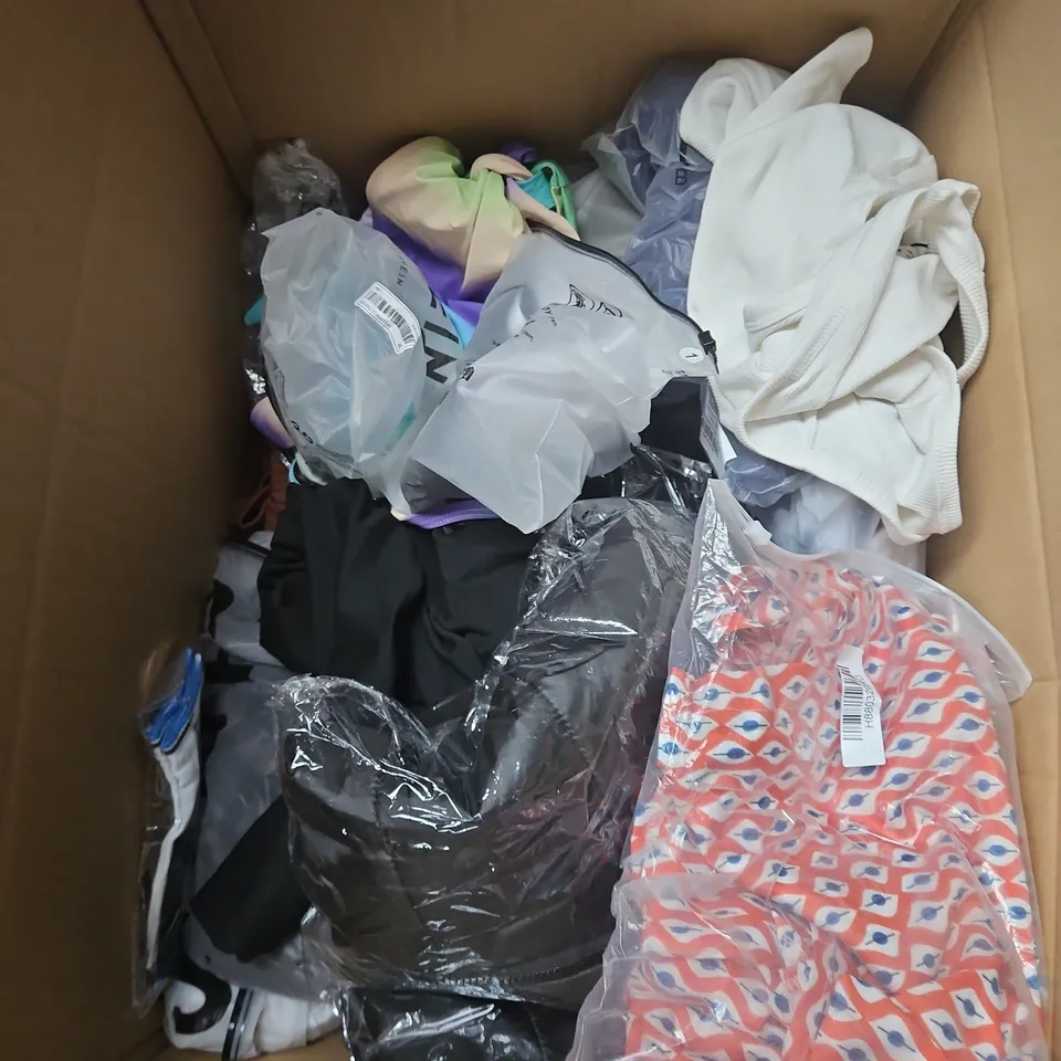 BOX OF APPROXIMATELY 20 ASSORTED CLOTHING ITEMS TO INCLUDE BAG, DRESS, SHIRT, ETC