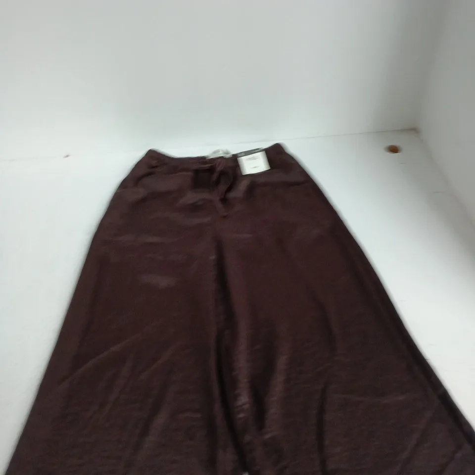 M&S WOMEN’S WIDE-LEG TROUSERS – UK 6 SHORT – BURGUNDY