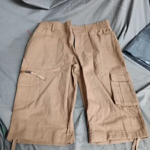 KHAKI CARGO SHORTS – ELASTICATED BACK WAISTBAND SIZE L